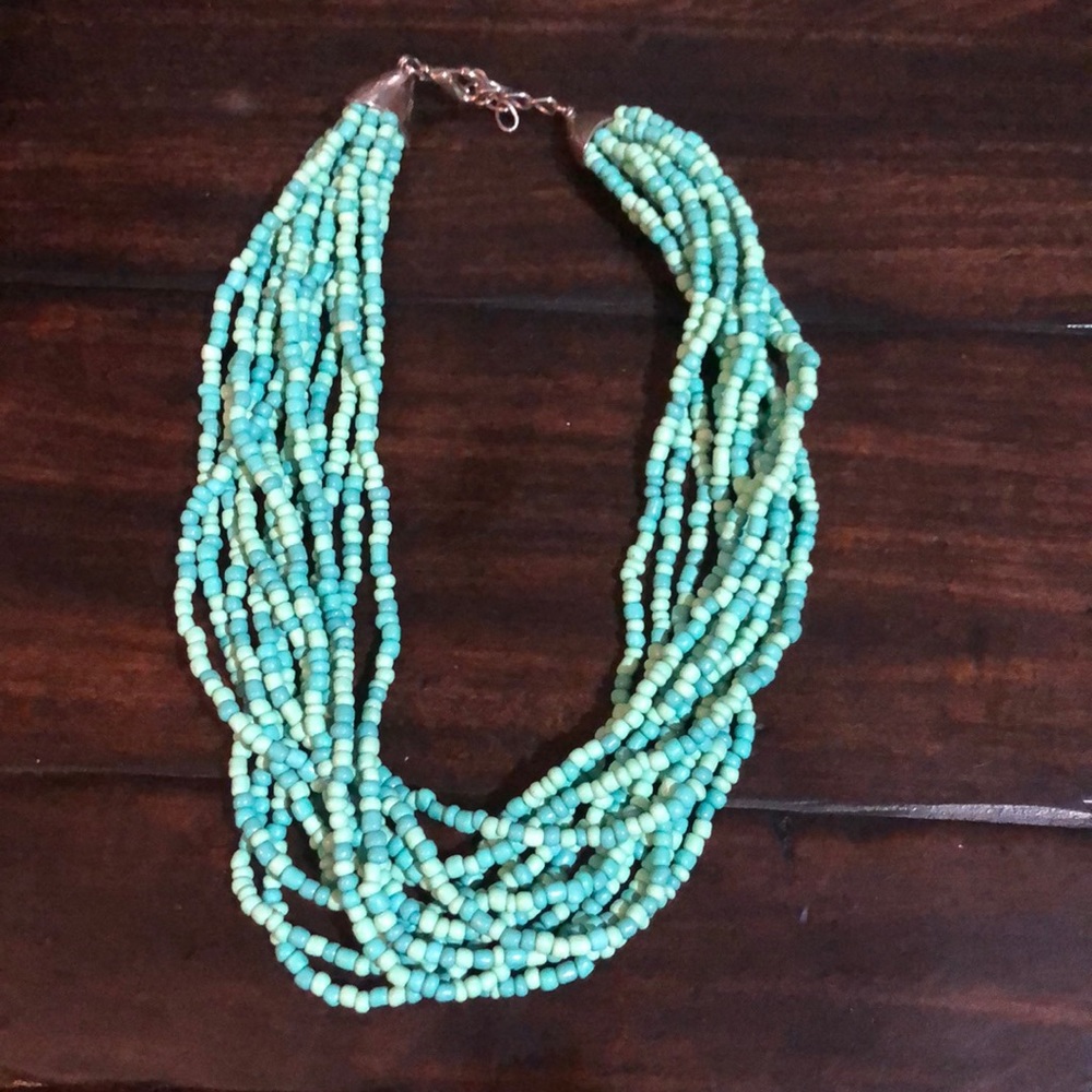 Turquoise bead necklace